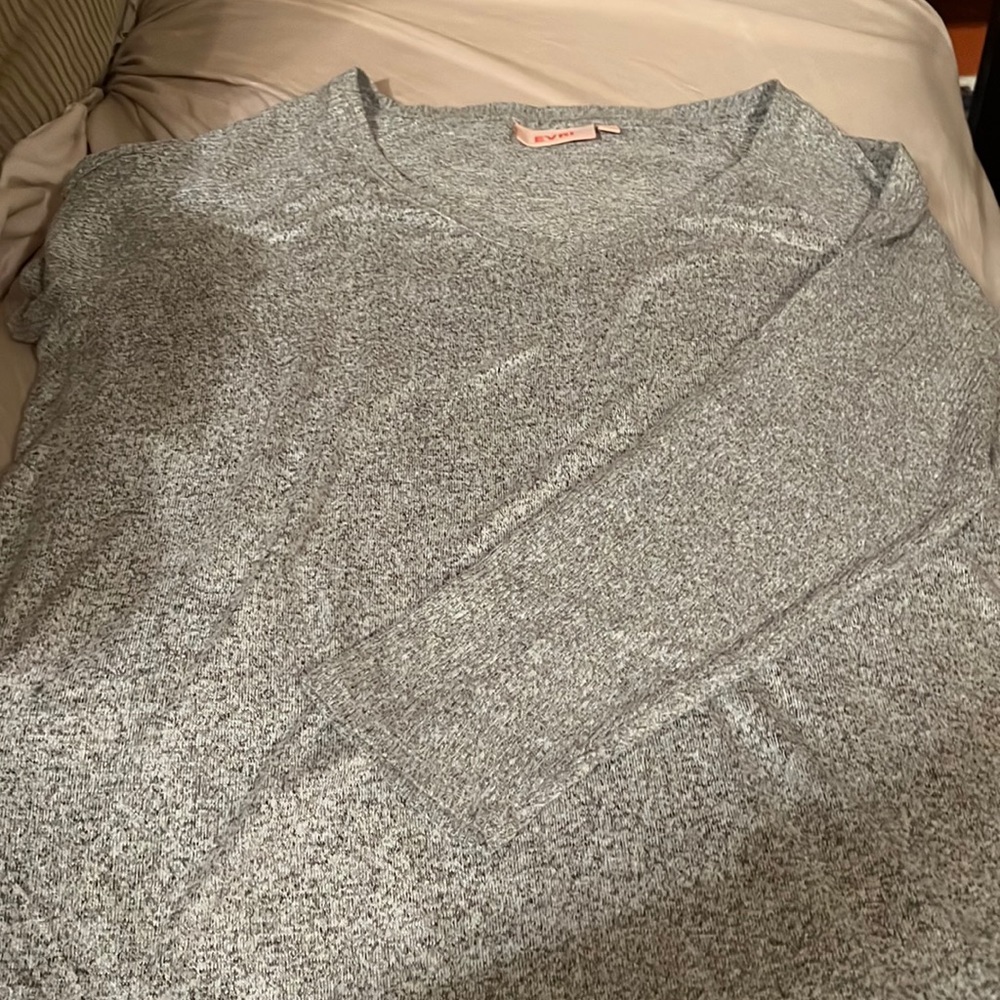 Womens evri super soft V-neck long sleeve shirt size 2x